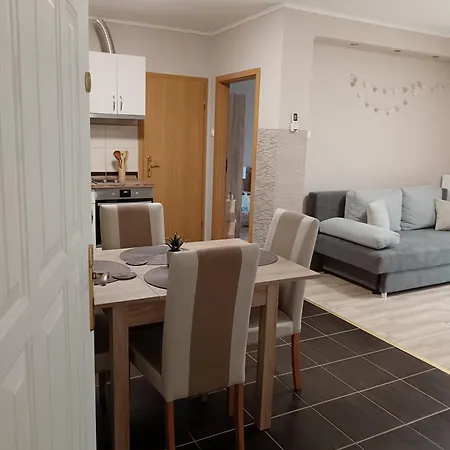 شقة Puszi Apartman زلاكاروس