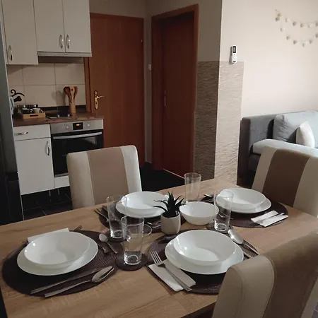 Puszi Apartman * Zalakaros