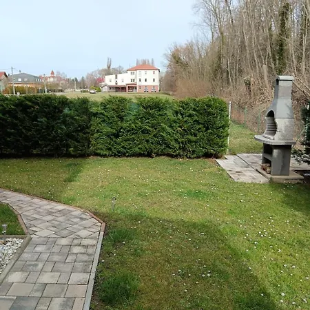Puszi Apartman شقة زلاكاروس